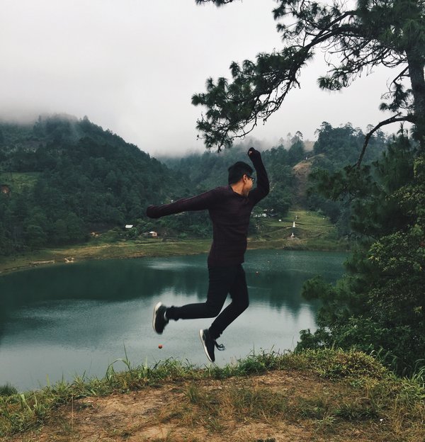 Comment organiser une aventure en kayak en Alaska : glaciers, baleines et camping sauvage